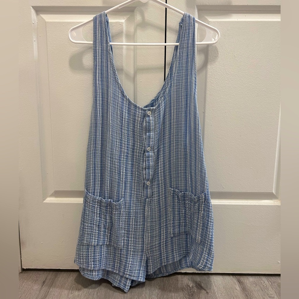 Blue & white pinstripe romper with pockets!!
